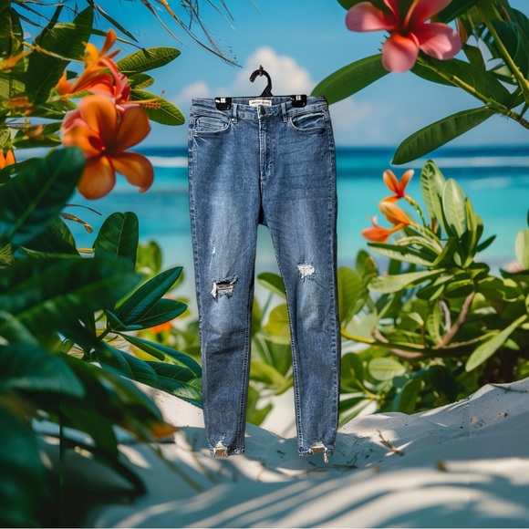 Brody Jeans Skinny Ultra High Distressed Jeans - Picture 12 of 12